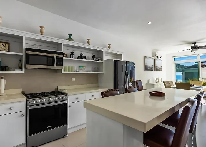 Peaceful Dog-Friendly Villa With Outdoor Pool, Rooftop Patio, Beach Views, & Ac