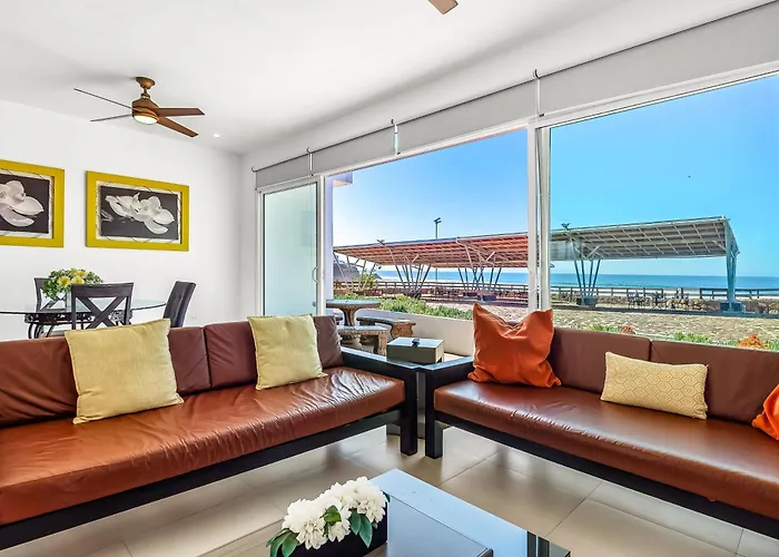 Dog-Friendly Oceanfront Villa With Pool Access, Rooftop Patio, Full Kitchen