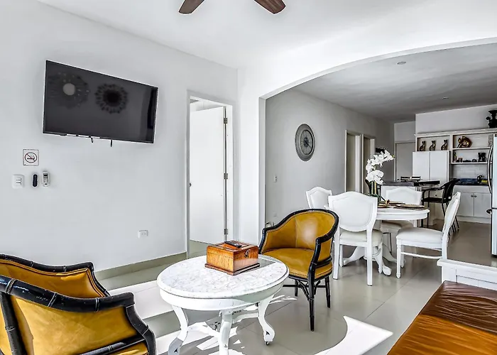 Dog-Friendly Ocean-View Retreat With Pool Access Plus Rooftop Deck, Ac