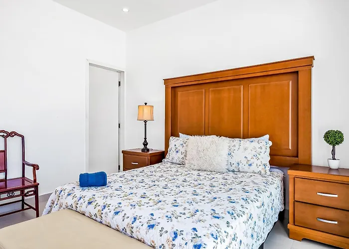 Dog-Friendly Villa With Heated Outdoor Pool, Hot Tub, Streaming, Private Patio