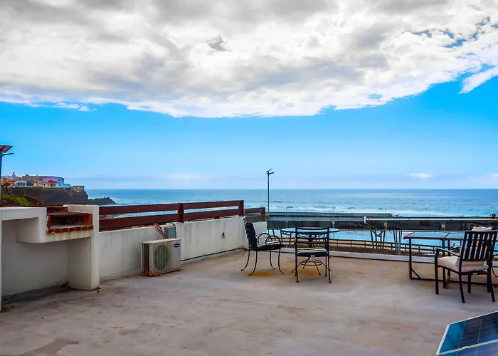 Bright Dog-Friendly Villa With Beach Views, Private Patio, Outdoor Pool, Kitchen